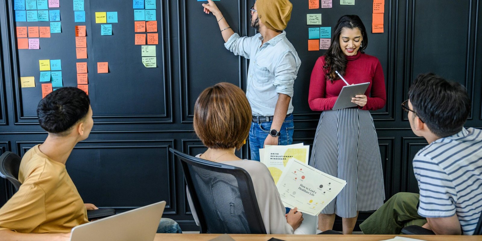 Crafting Your Brand: A Guide for Business Owners & Entrepreneurs to Shine on social media.